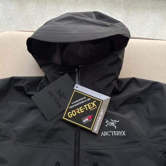 Arc'teryx Men's Black Jacket - Picture 5 of 5